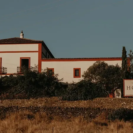 Hotel De Valdezufre 3*