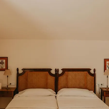 Hotel De Valdezufre Aracena